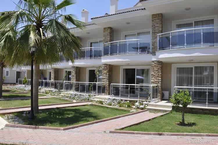 Golden Life Blue Green Residence